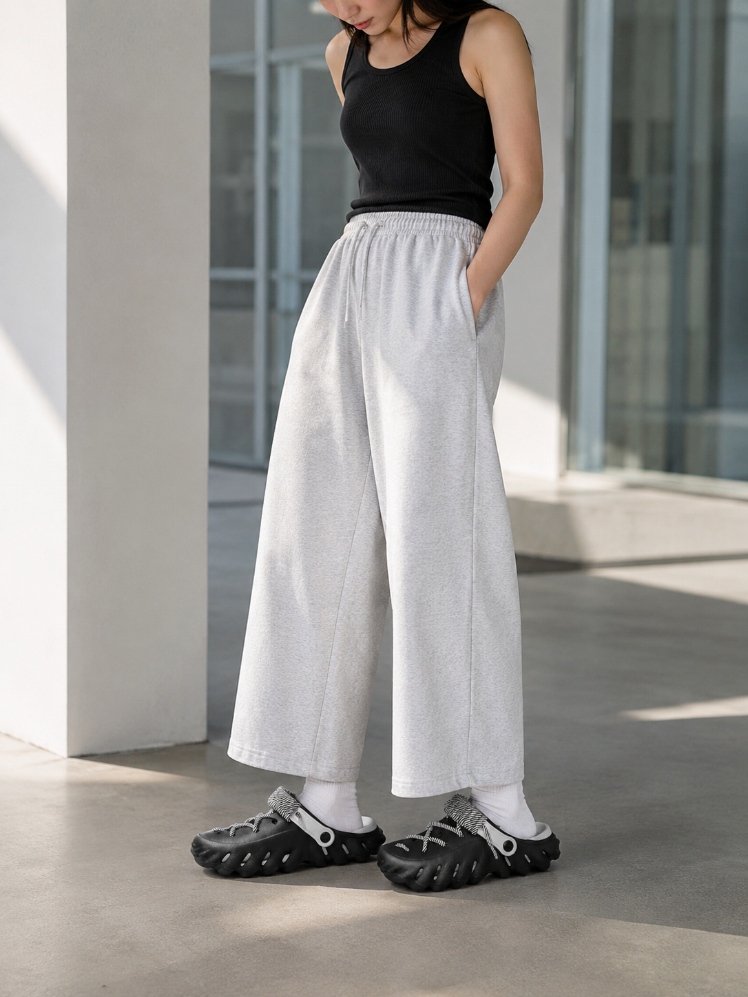 Bungee Clogs black-white